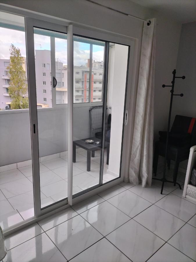 Jolie Appartement Proche Tramway Venissieux Ngoại thất bức ảnh