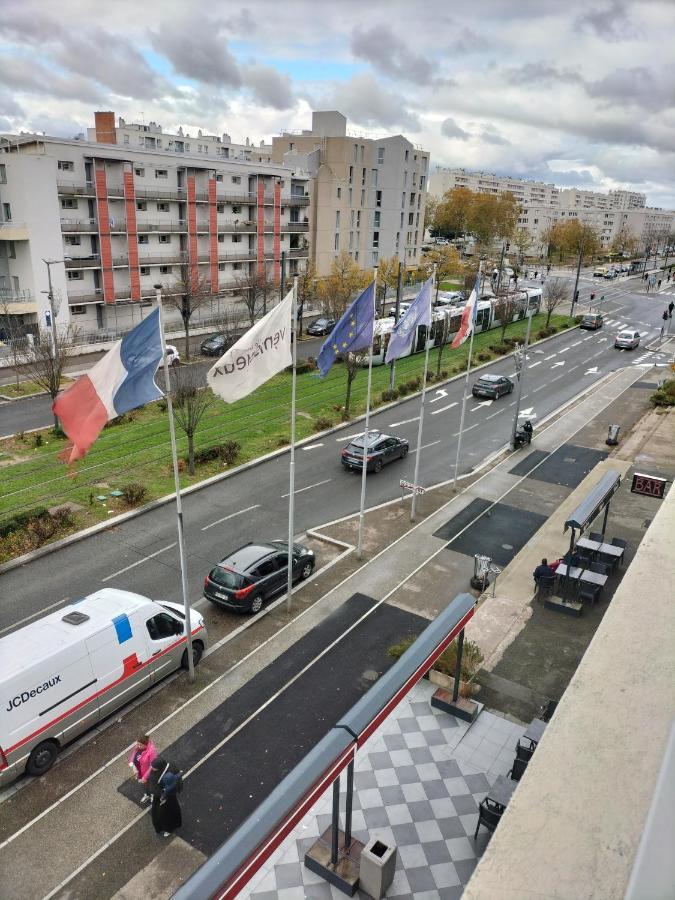 Jolie Appartement Proche Tramway Venissieux Ngoại thất bức ảnh