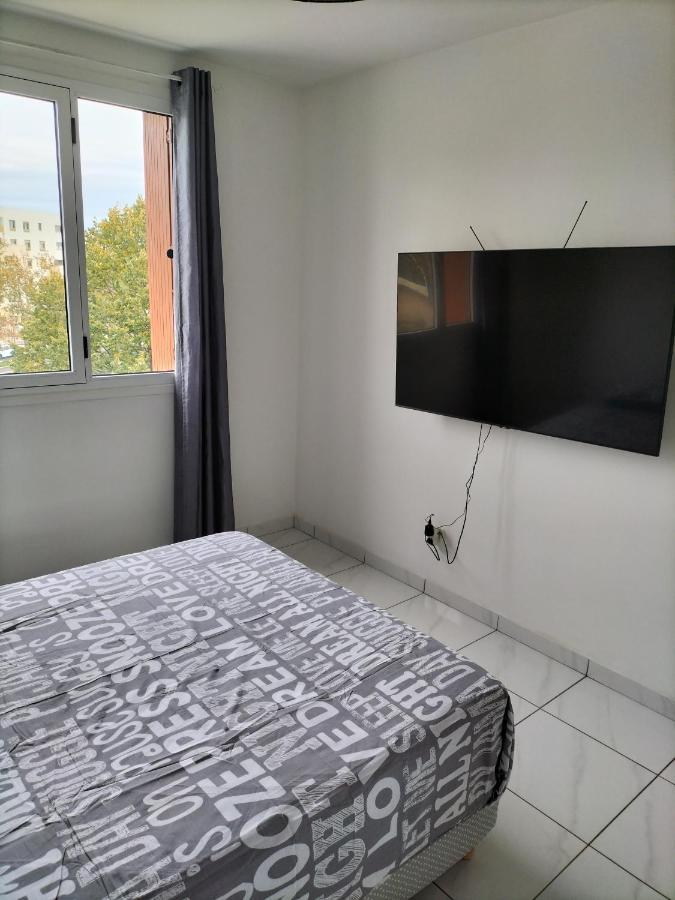 Jolie Appartement Proche Tramway Venissieux Ngoại thất bức ảnh